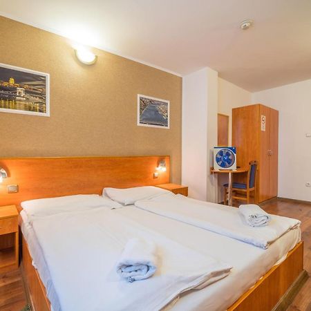 Easy Star Hotel Budapest Exteriör bild