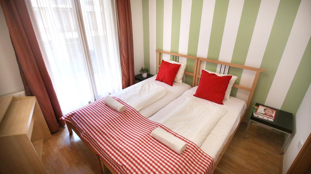 Easy Star Hotel Budapest Exteriör bild